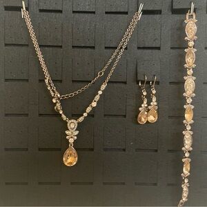 Elegant Gold Jewelry Set